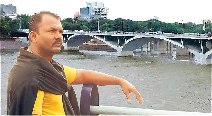 சூப்பர் ஹீரோஸ்! - ராஜேஷ் தாமோதர் கச்சி - உயிர்க் காப்பான்