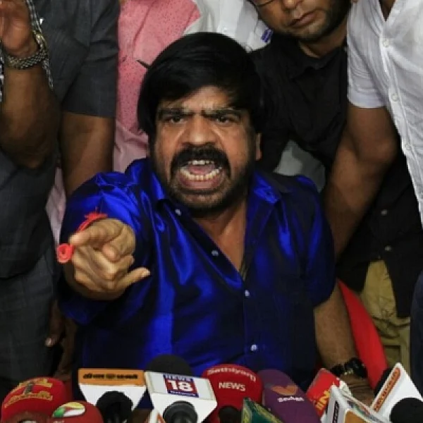 ‘நேத்து சமைச்சவன், சமையல்ல விஷம் கலந்துட்டா சாப்பிடுவீங்களா?’ பொன்.ராதாகிருஷ்ணனைச் சாடும் டி.ராஜேந்தர்!