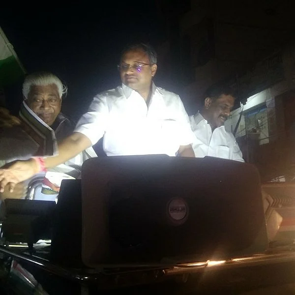 `சிவகங்கை என்றால் நல்ல வர்த்தக நகரம் என்ற அளவுக்கு மாற்றிக்காட்டுவேன்!' - கார்த்தி சிதம்பரம்