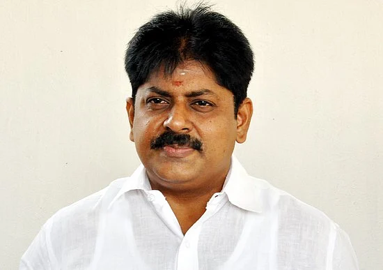 ராமநாதபுரத்தில் அ.தி.மு.க. வேட்பாளர் முன்னிலை... ஜவாஹிருல்லா பின்னடைவு!