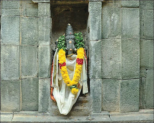 பன்னிரு ராசிகளும் பரிவார தெய்வங்களும்!
