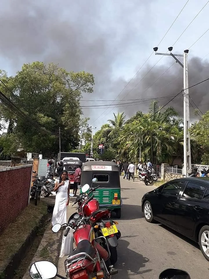 `சர்ச்சுக்குப் போக வேண்டாம் என என் தந்தை ஏற்கெனவே கூறினார்' - சர்ச்சையைக் கிளப்பிய இலங்கை அமைச்சரின் பேச்சு
