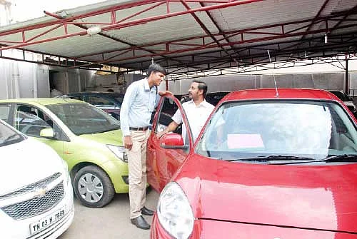 பழைய கார் வாங்குவது லாபமா?