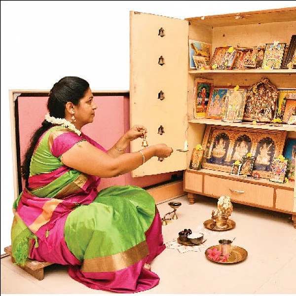 வீட்டில் தெய்வ கடாட்சம் நிறைந்திருக்க என்ன செய்ய வேண்டும்? பூஜையறை டிப்ஸ்... #Pooja