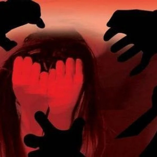 உலகம் முழுக்க பெண் மனம் சொல்லும் #Metoo ஹேஷ்டேக்! என்ன சொல்கிறார்கள் பெண்கள்?
