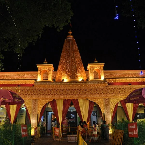 மதுரையில் பக்தர்களுக்காக அமைக்கப்பட்டுள்ள ஷீரடி பாபா மாதிரி இல்லம்... படங்கள்: வி.சதிஷ்குமார்