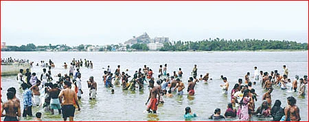 அருள் பொங்கும் ஆடி அமாவாசை!