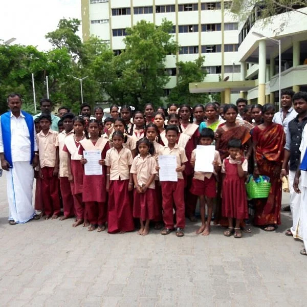 “அப்படி ஒரு சாதியே ஈரோடு மாவட்டத்தில் இல்லை!” - 30 ஆண்டுகளாக சாதிச் சான்றிதழ் கேட்டு போராடும் கிராமம்!