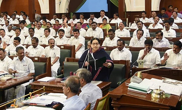 'மதுவிலக்கை அமல்படுத்தியே தீருவேன்..!' - முதல்வர் ஜெயலலிதா உறுதி