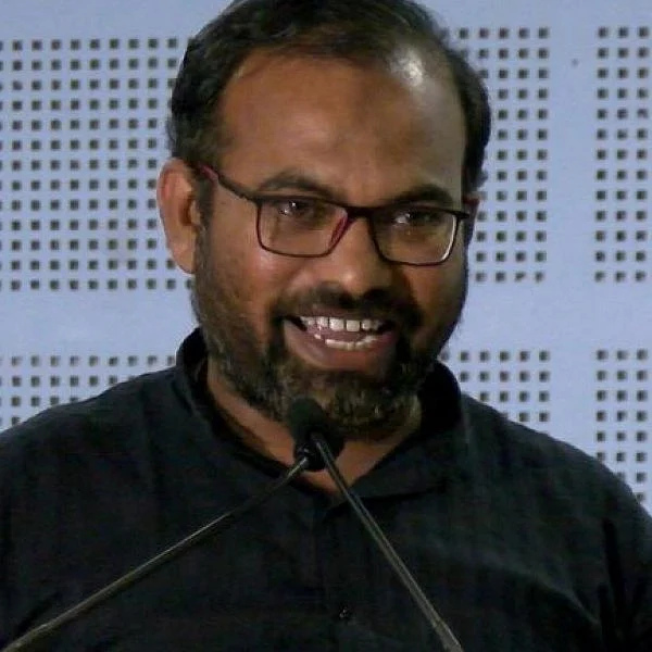 `அகரம் சொல்லுவோம்; அகிலம் வெல்லுவோம்!' - அமெரிக்க விழாவில் அசத்திய ஆரூர் புதியவன் பாடல்