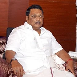 உறுதியாய் நின்ற செல்வி... அசைந்து கொடுத்த அழகிரி... இறங்கி வந்த கருணாநிதி! - கோபாலபுரம் கோபம் தணிந்த பரபர பின்னணி