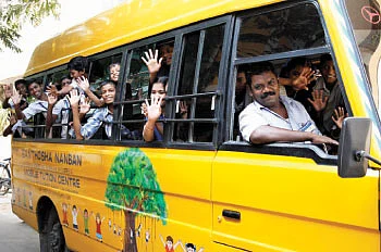 வார்த்தைகளைக் கொட்டினால் வாழ்க்கையை இழப்பீர்கள் !