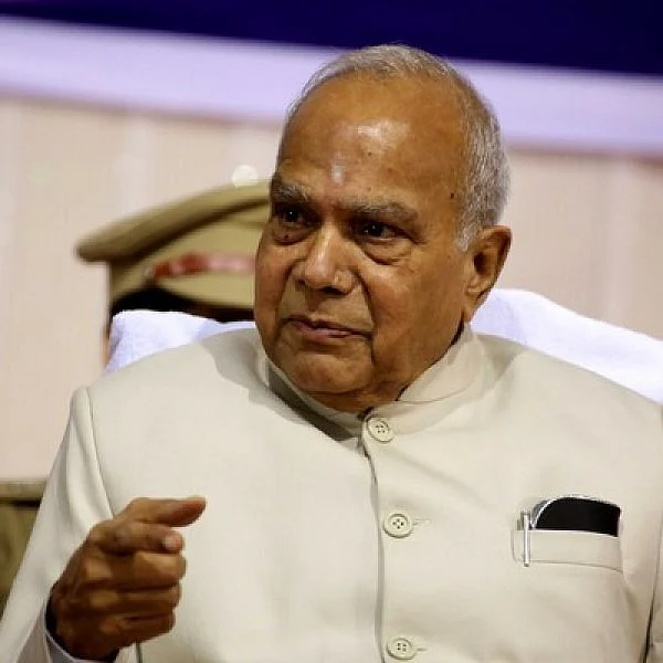 ``ஆளுநருக்கான நடைமுறை பன்வாரிலால் புரோஹித்துக்குத் தெரியவில்லை..!" சாடும் கல்வியாளர்கள்