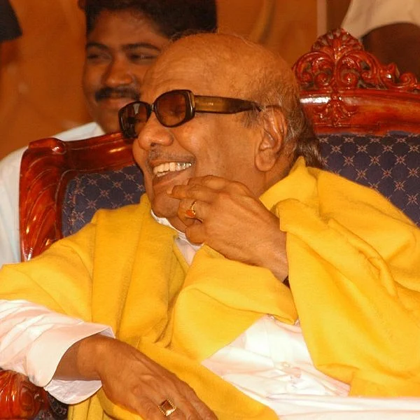 ``பாண்டிச்சேரி போனா உங்களால் நிற்க முடியாதே..!”- கவியரசைக் கலாய்த்த கலைஞர்