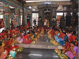 திருவிளக்கு பூஜை