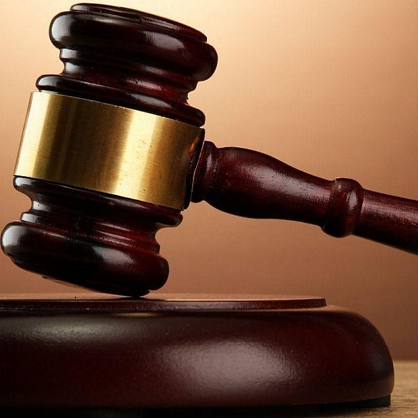 அகமதாபாத் தொடர் குண்டுவெடிப்பு: `குற்றவாளிகள் 49 பேரில் 38 பேருக்கு தூக்கு!’ - சிறப்பு நீதிமன்றம்