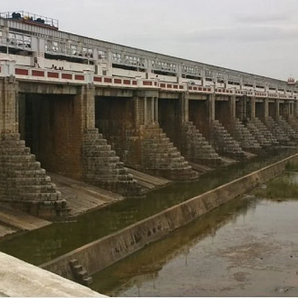 குறைந்துவரும் ஏரிகளின் நீர்மட்டம்! - சென்னைக்கு குடிநீர் தட்டுப்பாடு அபாயம்
