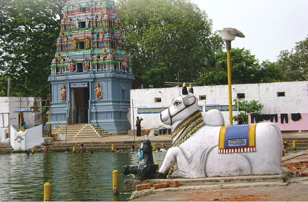 பித்ருக்களுக்கு முக்தி அளிக்கும் பீட்டாபுரம் !