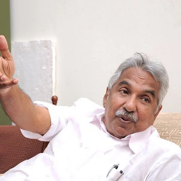 கேரள முன்னாள் முதல்வர் மீது பாலியல் வழக்குப் பதிவு!