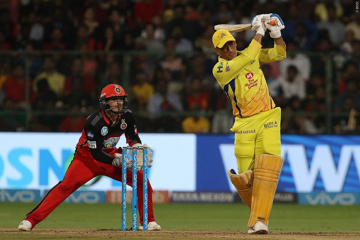 தோனியின் சிக்ஸூடன் பெங்களூருவை வீழ்த்தியது சென்னை!