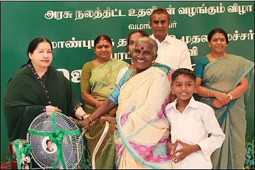 சமூகநலத் திட்டங்களின் ‘சாம்பியன்’ தமிழ்நாடு!
