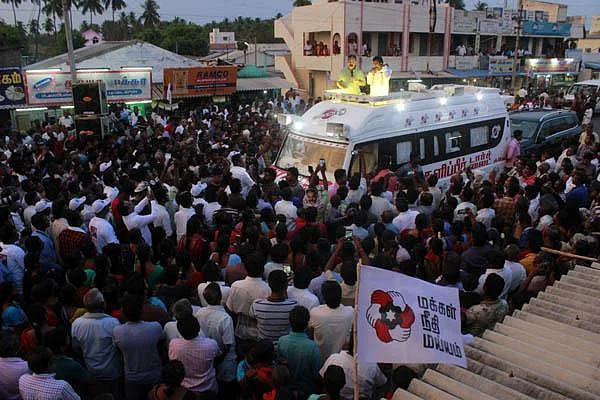 ``அந்த விஷம் இந்த உடம்பில் ஏறக்கூடாது!" - தொண்டர்களுக்கு கமல்ஹாசன் சொன்ன அட்வைஸ்