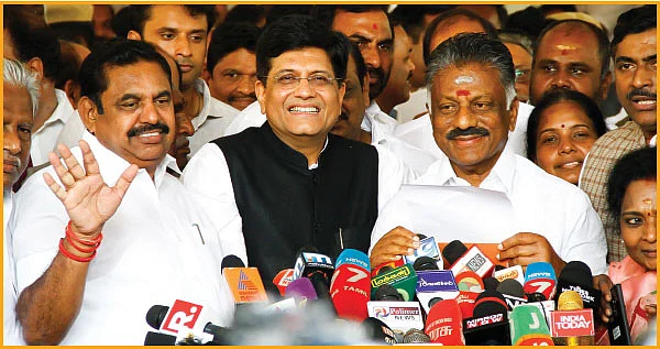 விகடன் போஸ்ட்: அதிமுக 'அவுட்சோர்சிங்' தலைவர்கள், திமுக குடும்ப அரசியல், மண்டியிட்ட மாம்பழம்!