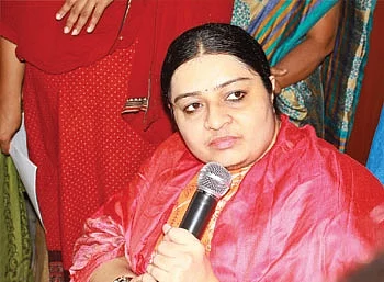 ஆளுநரிடம் ஆட்சியமைக்க உரிமை கோரினார் எடப்பாடி பழனிச்சாமி #OPSvsSasikala #LiveUpdates