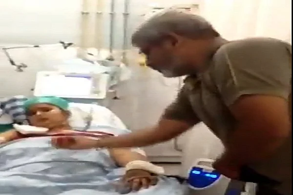 புற்று நோயாளிக்கு கடைசிகட்ட சிகிச்சை அளிக்க மந்திரவாதியை அழைத்த டாக்டர்