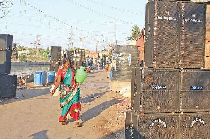 ஆர்.கே.நகரில் குடிநீர் வினியோகம் நிறுத்தம்... மக்கள் அவதி!
