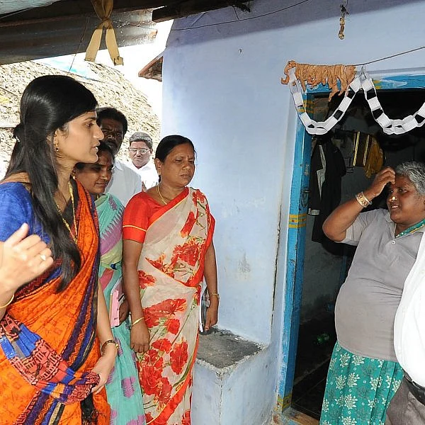 கொசுவால் ரூ.15 லட்சம் அபராதம்! தனியார் பேருந்து நிறுவனத்தை அதிரவைத்த கலெக்டர் ரோகிணி!