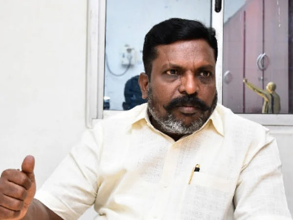 ``கொரோனாதான் காரணம் என்றால், குடியரசு தின விழாவையே ரத்துசெய்திருக்க வேண்டும்!'' - கொதிக்கும் திருமா