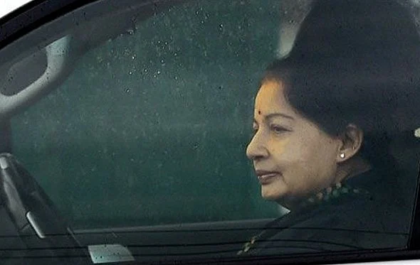 பொருளாளர் பதவி...அலறும் அதிமுகவின் இரண்டாம்கட்டத்தலைவர்கள்!