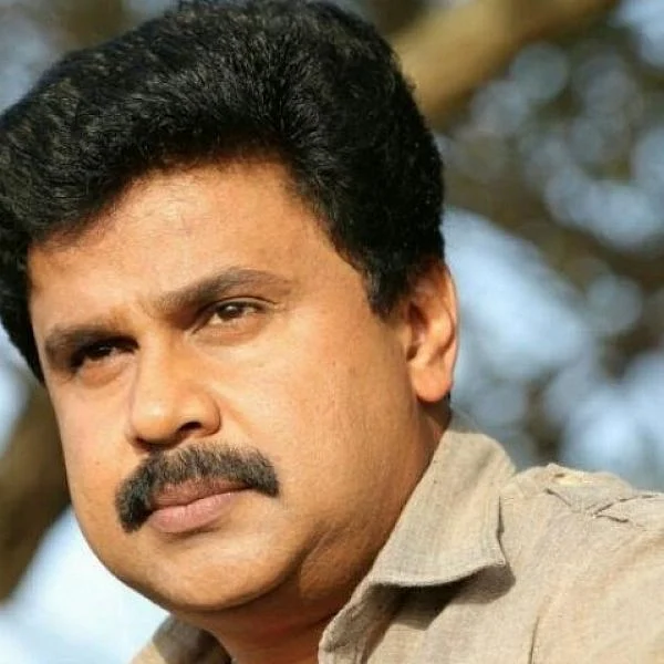 நடிகர் திலீப்பின் ஹோட்டல், தியேட்டரை அடித்து நொறுக்கிய ரசிகர்கள்!