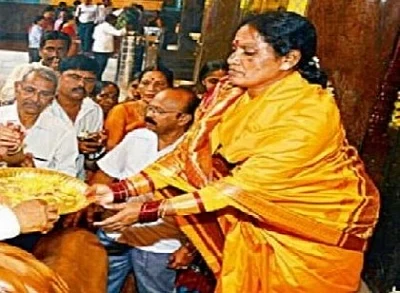 கர்நாடகாவில் கோயில் அர்ச்சகர்களான தலித் பெண்கள்!
