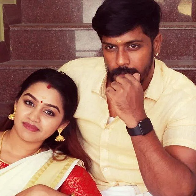 `எதை வைத்து எனக்கு அப்படி ஒரு ரோல் கொடுக்கிறாங்கன்னு தெரியல!'- காயத்ரி யுவராஜ்