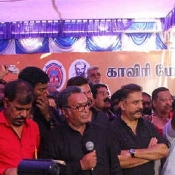 ``போராட்டமா.. இல்லை வெயிலுக்கு ஒதுங்கினீங்களா?" - திரைத்துறையினர் போராட்டம் குறித்து இயக்குநரின் கேள்வி