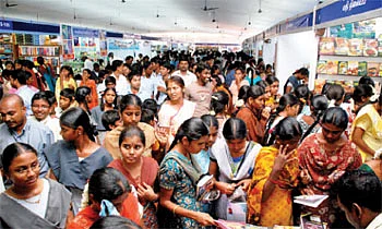 வாழ்க்கையை வாசிக்க வாசிப்பு அவசியம்!