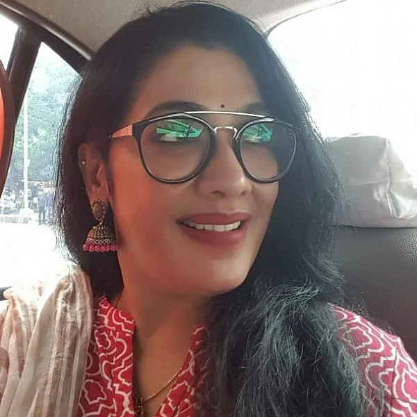 `என் மகளுக்கு நிறைய சினிமா ரோல் வருது; ஆனா, எங்களுக்கு விருப்பமில்லை!' - நடிகை ரேகா