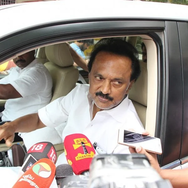 `அட்வான்ஸ் தொகையை திரும்ப வாங்குங்கள்'- ஸ்டாலின் ஆவேசம்!