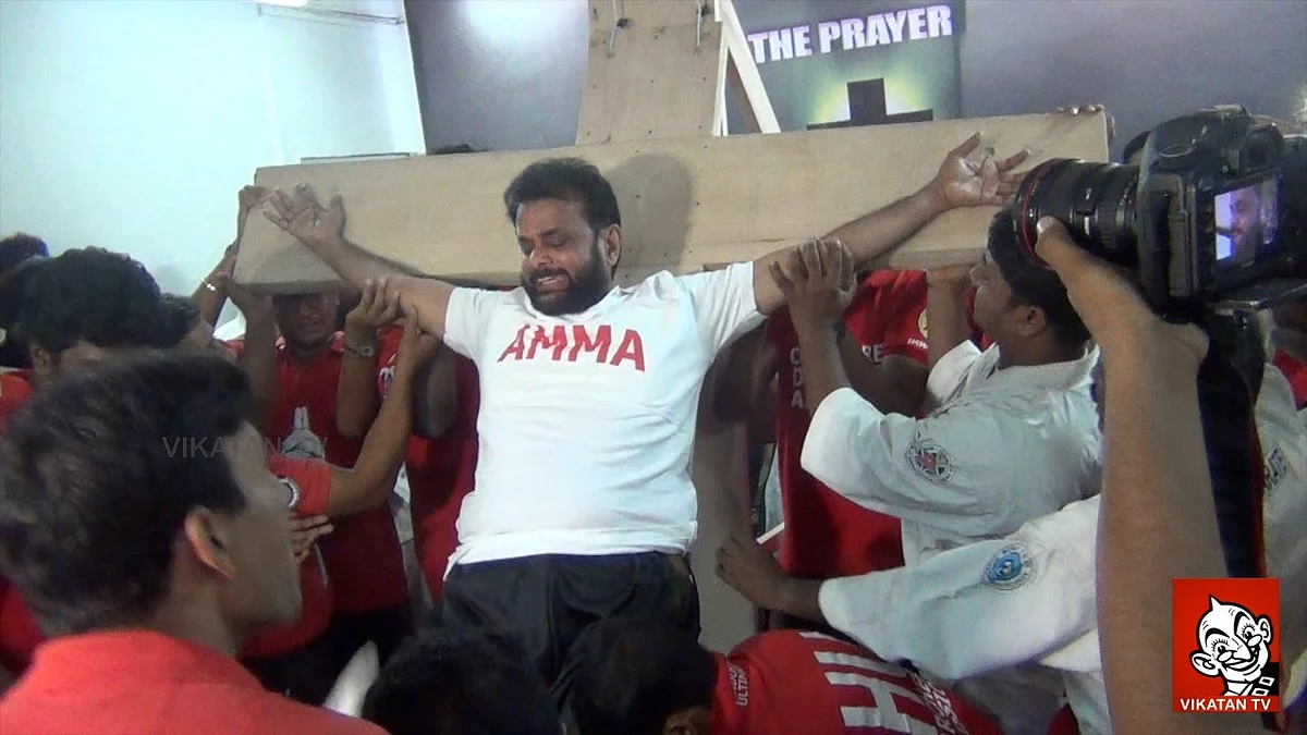 Jayalalithaa to be CM again - Karate Hussaini Crucifies Himself .