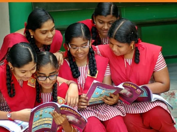 சிபிஎஸ்இ புதிய பாடத்திட்டம்: நீக்கப்பட்ட பெரியார் சிந்தனைகள், சிலப்பதிகாரம் பகுதிகள்!