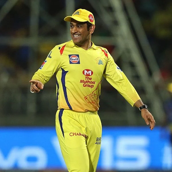 `தல'க்குக் கைகொடுத்த பூ; டாடிஸ் ஆர்மி vs கிட்ஸ் ஆர்மி! - #CSKvsDC டாஸ் சுவாரஸ்யங்கள்
