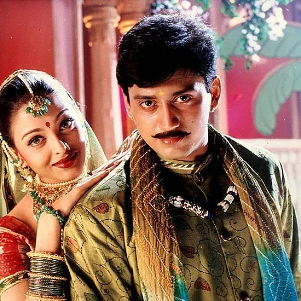 அஜித் சஸ்பெண்டர்ஸ், நக்மா டி-ஷர்ட், ஷாலினி மிடி டிரஸ்... இது 90'ஸ் ஃபேஷன்!