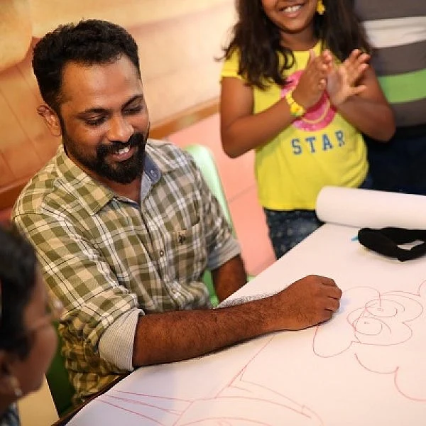 குழந்தைகளோடு விளையாடி படைப்புத்திறனை மேம்படுத்துவோம்!