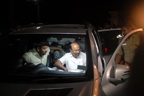 பா.ம.க.வினர் இன்றும் வன்முறை: வட மாவட்டங்களில் பதற்றம் (படங்கள்)