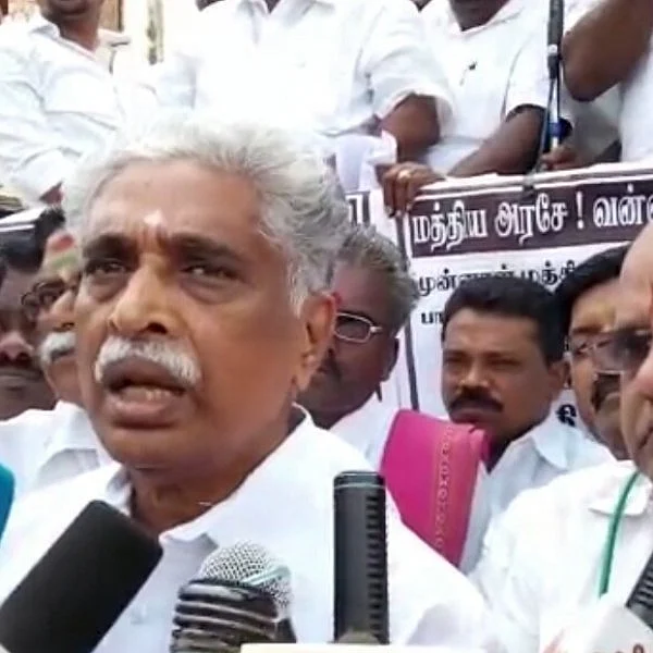 கார்த்திக் சிதம்பரம் கைது..! காங்கிரஸார் ஆர்பாட்டம்