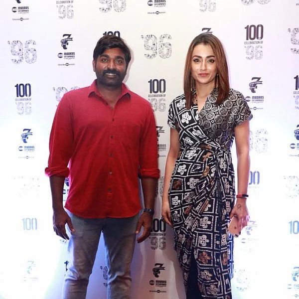 `96’ விழா மேடையில் ரசிகர்களுக்கு ஸ்வீட் சர்ப்ரைஸ்! - விஜய் சேதுபதியின் புதிய பட அறிவிப்பு