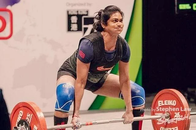 ``குழந்தை பொறந்தா உடம்புல சத்து இருக்காதேனு தவிர்த்தாங்க!'' - ஏஷியன் பவர் லிஃப்டிங்கில் தங்கம் வென்ற டாக்டர்