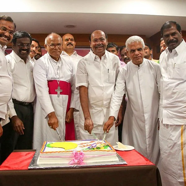 'மாறி மாறி அன்பை பொழியுங்கள்; கிறிஸ்துமஸ் கொண்டாட்டத்தில் ராமதாஸ் பேச்சு
